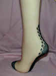 DSCN0509_FF_BF_FH_Diamond_pattern_foot.jpg (7553 bytes)