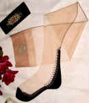 Dsc00325_LAURA_FF_BLACK_FOOT_SPIDER_HEEL_NYLONS.jpg (21569 bytes)