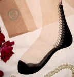 Dsc00327_LAURA_FF_BLACK_FOOT_SPIDER_HEEL_NYLONS_close_up.jpg (28761 bytes)